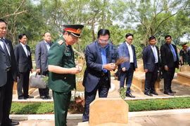 Cambodian Prime Minister visits historical site in Dong Nai 