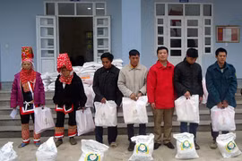 Vietnam Red Cross aims at one million Tet gifts for the poor