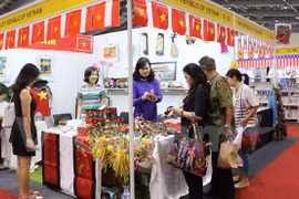 Vietnam joins charity fair in Indonesia 