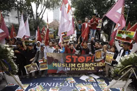 Indonesia calls to stop violence against Rohingya Muslims