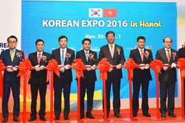  Korea Expo underway in Hanoi