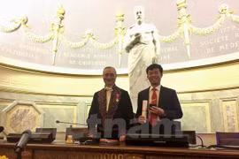 Vietnam professor becomes academician at French medicine academy