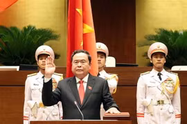Newly-elected National Assembly Chairman Tran Thanh Man takes the oath of office on May 20 (Photo: VNA)