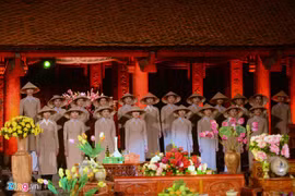 Ao dai festival shines in Hanoi 