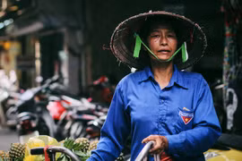Street vendors in Hanoi