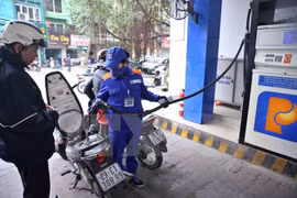 Consumer prices edge up slightly in Hanoi this month