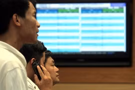 Stocks retreat from two-day gains