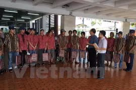More Vietnamese fishermen return home from Indonesia 