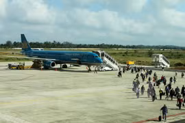 Vietnam Airlines adjusts flight schedules due to storm 