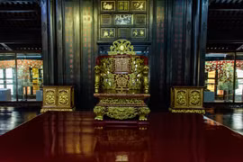 Nguyen Dynasty’s antiques recognised as national treasures 