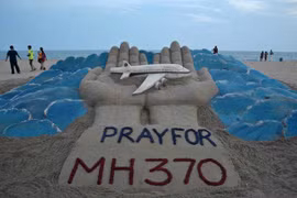 Relatives of Chinese MH370 victims sue Malaysia Airlines