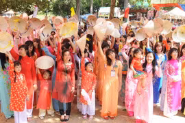 Ao Dai festival 2016 opens in HCM City
