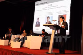 Vietnam woos European investors 