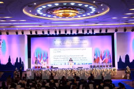 ASEAN economic ministers meet in Vientiane