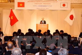 PM attends Vietnam-Japan economic policy dialogue