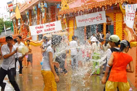 Khmer people celebrate traditional New Year 