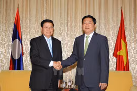 HCM City officials welcome Lao PM 