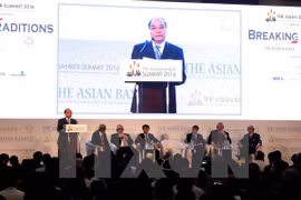 Vietnam accompanies investors on path towards success: PM 