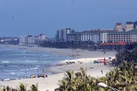 Da Nang fines six illegal Chinese tour guides