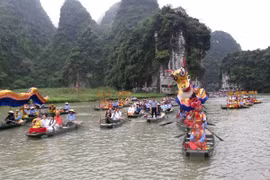 Trang An festival underway in Ninh Binh