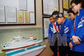 Hoang Sa, Truong Sa exhibition opens on Cat Hai island