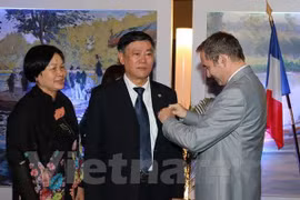 Former national library director honoured with French order