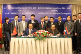 Vietnam, Laos enhance financial cooperation 