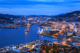 HCM City, Japan’s Nagasaki to increase student exchanges