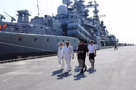 Russia’s naval ships visit Da Nang city