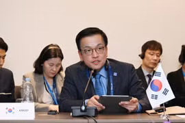 The RoK's Finance Minister Choi Sang-mok speaks at a trilateral meeting with his Japanese and Chinese counterparts in Georgia. (Photo: Yonhap) 
