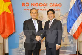 Vietnam, Thailand cement economic links for trade goal of 20 bln USD
