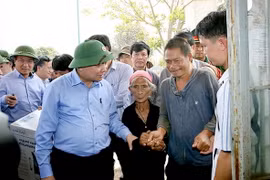 Deputy PM tours drought-hit Central Highlands localities 