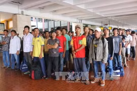 Indonesia returns 49 Vietnamese fishermen 