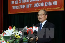 Top legislator talks with Ha Tinh voters ahead of NA session 