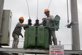 Quang Ninh: Last island commune linked to national grid