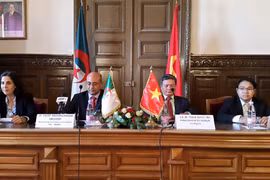 Vietnam, Algeria step up economic ties 