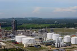 Prime Minister supports refinery tax cut proposal