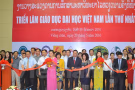 First exhibition on Vietnam’s tertiary education underway in Laos 