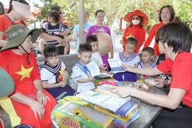 Attracting overseas Vietnamese intellectuals back home is most important: Professor