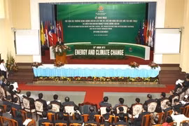 ASEAN ministers vow to boost energy cooperation 