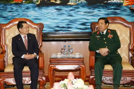 Defence Minister Phung Quang Thanh receives RoK Deputy Minister of National Defence Baek Seung Joo (Source: VNA)