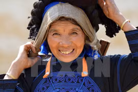 Traditional costume of the Ha Nhi people (Photo: VNA)