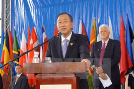 UN Secretary General Ban Ki-moon visited the United Nations International School of Hanoi (UNIS Hanoi) in October 2010 (Photo: VNA)