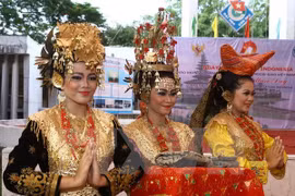 Indonesian artists at the Indonesian Cultural Day (Photo:VNA)