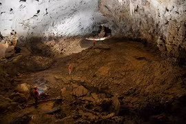 View inside Tu Lan cave system. (Photo courtesy of Oxalis Company)