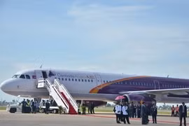 A CAAir plane at Pochentong International Airport, Phnom Penh. Photo: VNA