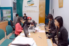 A service store of Viettel, one of three biggest network providers in Vietnam (Photo: VNA)