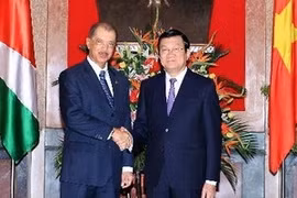 Seychelles President James Alix Michel and President Truong Tan Sang (Source:VNA)