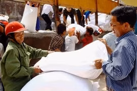 Rice sacks loaded for delivery (Source: VNA)