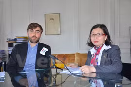 Lawyer Bertrand Repolt (L) during an interview granted to a VNA correspondent (Source: VNA)